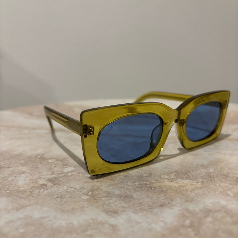 Akila Edra Rectangular Shaped Sunglasses - image 1